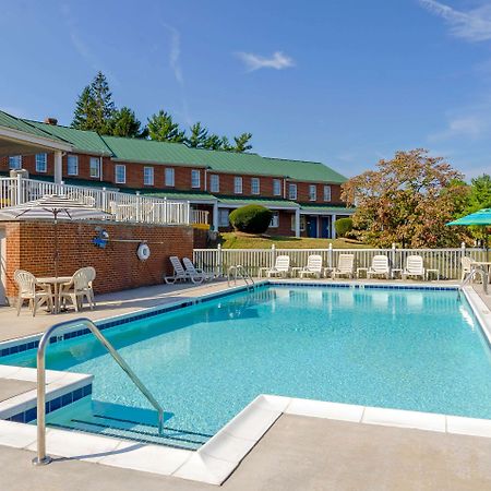 Quality Inn Waynesboro - Skyline Drive Εξωτερικό φωτογραφία