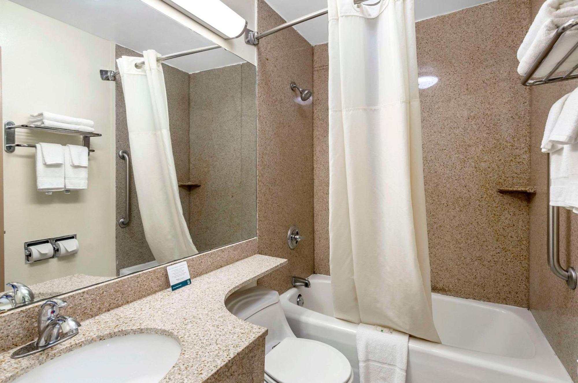 Quality Inn Waynesboro - Skyline Drive Εξωτερικό φωτογραφία